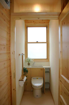 スウェーデンハウス風トイレ画像.png